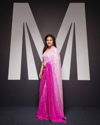 Picture of  Be Mesmerizing in the Dual-Shade Kajol Sequin Saree