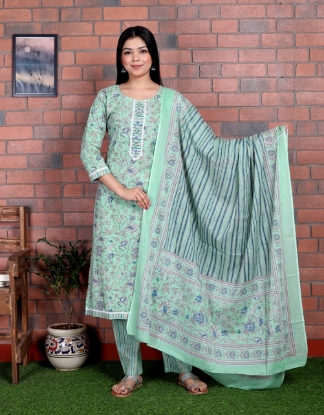 Picture of Beautiful Green and Pink Cotton Kurti Pant Set with Malmal Dupatta 