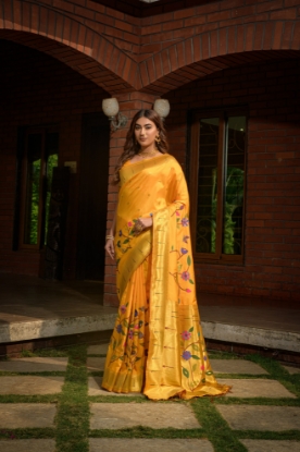 Picture of Be the Star in a Stunning Paithani Saree - Exquisite Craftsmanship Awaits!