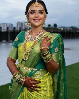 Picture of Luxurious Litchi Silk Saree with Golden Jari Work