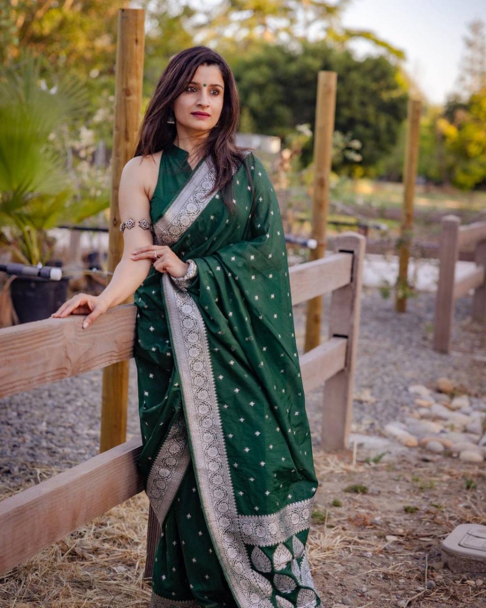 Picture of Celebrate Comfortably in a Breathable Organic Banarasi Saree