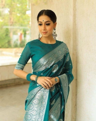 Picture of Luxurious Litchi Silk Saree with Intricate Jacquard Design