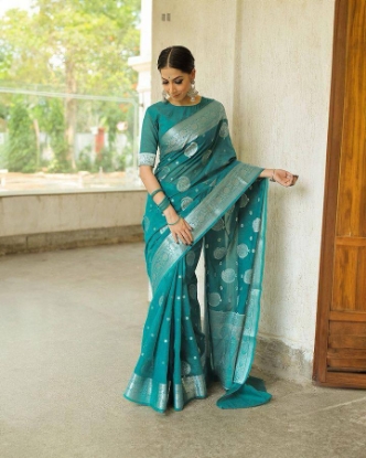 Picture of Luxurious Litchi Silk Saree with Intricate Jacquard Design