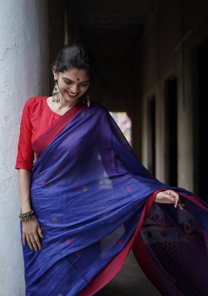 Picture of Luxurious Lilac Saree with Stunning Weaving and Matching Blouse