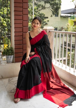 Picture of Luxurious Jacquard Saree with Rich Pallu